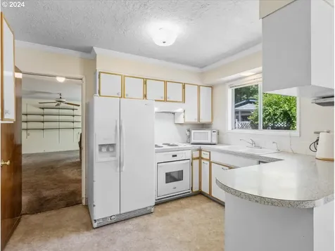 18308 Pilkington Road Lake Oswego OR 97035