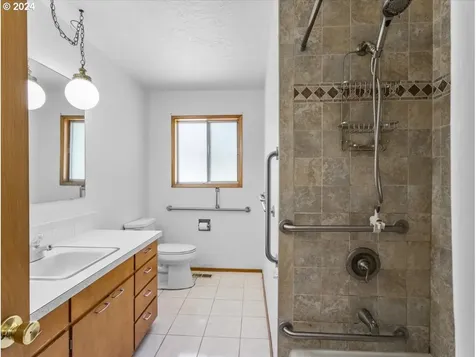 18308 Pilkington Road Lake Oswego OR 97035