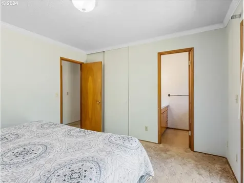 18308 Pilkington Road Lake Oswego OR 97035