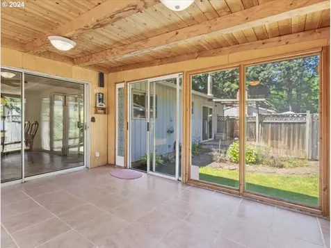 18308 Pilkington Road Lake Oswego OR 97035