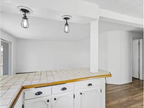 18308 Pilkington Road Lake Oswego OR 97035