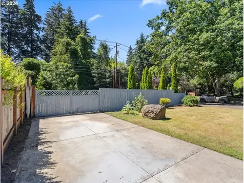 18308 Pilkington Road Lake Oswego OR 97035