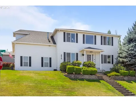 3918 NW 17th Avenue Camas WA 98607