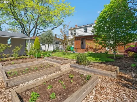 6815 Se 21st Avenue Portland OR 97202