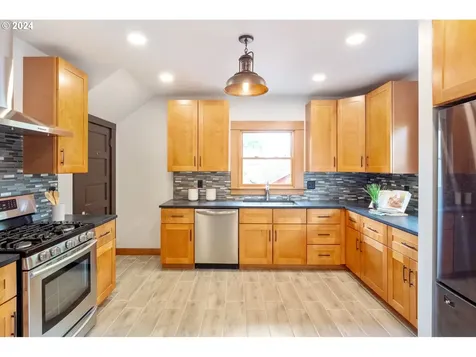 6846 Ne Mallory Avenue Portland OR 97211