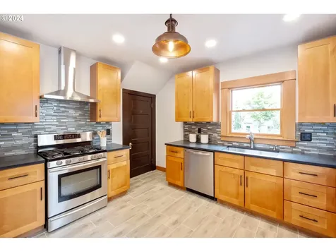 6846 Ne Mallory Avenue Portland OR 97211