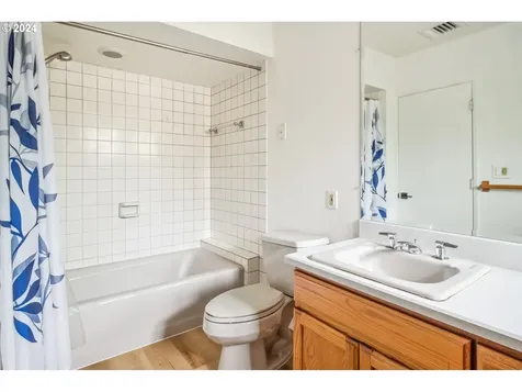 6920 SW 2nd Avenue Portland OR 97219