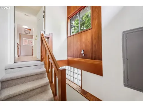 6920 SW 2nd Avenue Portland OR 97219