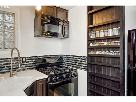 6920 SW 2nd Avenue Portland OR 97219