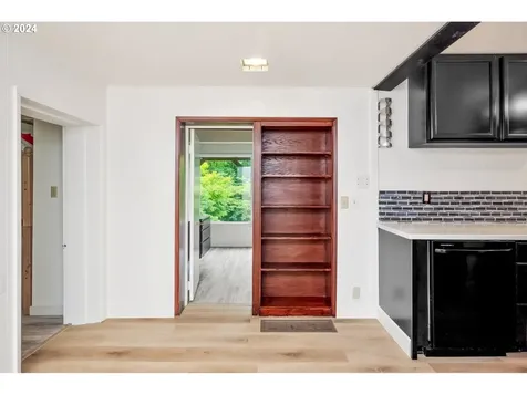 6920 SW 2nd Avenue Portland OR 97219