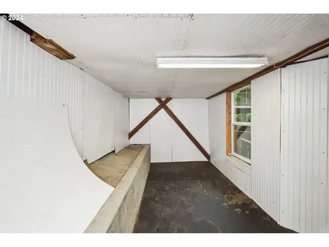 6920 SW 2nd Avenue Portland OR 97219
