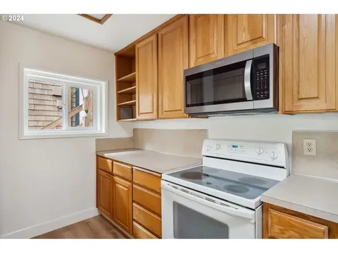 6920 SW 2nd Avenue Portland OR 97219