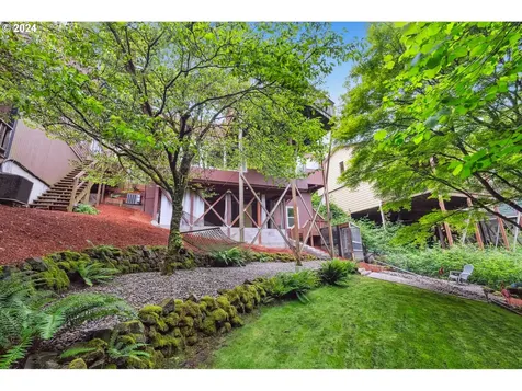 6920 SW 2nd Avenue Portland OR 97219
