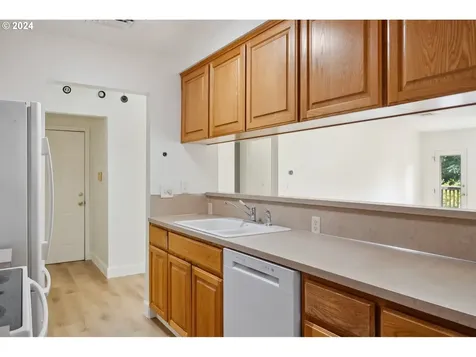 6920 SW 2nd Avenue Portland OR 97219