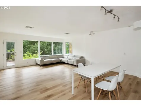 6920 SW 2nd Avenue Portland OR 97219