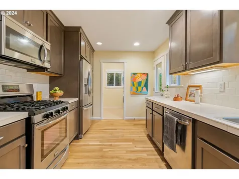 4710 SW 47th Avenue Portland OR 97221