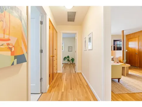 4710 SW 47th Avenue Portland OR 97221