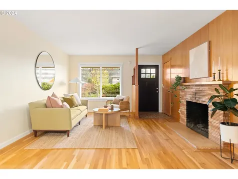 4710 SW 47th Avenue Portland OR 97221
