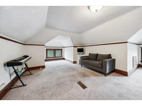 5709 Se Lafayette Street Portland OR 97206