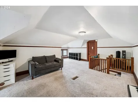 5709 Se Lafayette Street Portland OR 97206