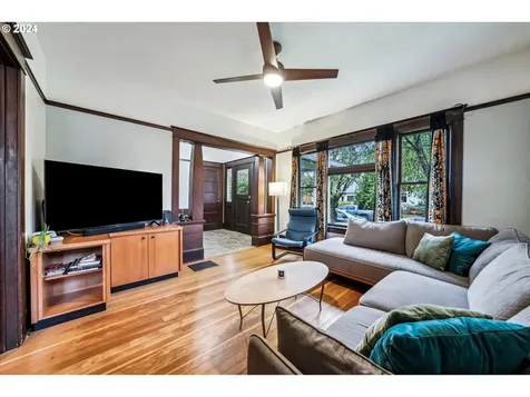 5709 Se Lafayette Street Portland OR 97206