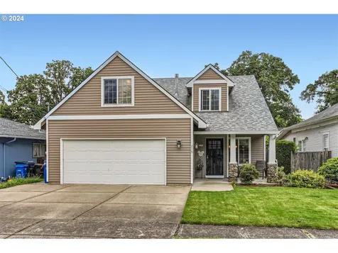 215 E Hereford Street Gladstone OR 97027