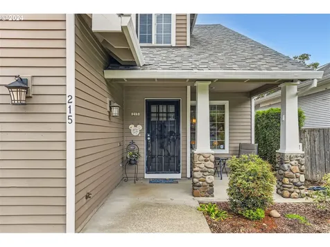 215 E Hereford Street Gladstone OR 97027