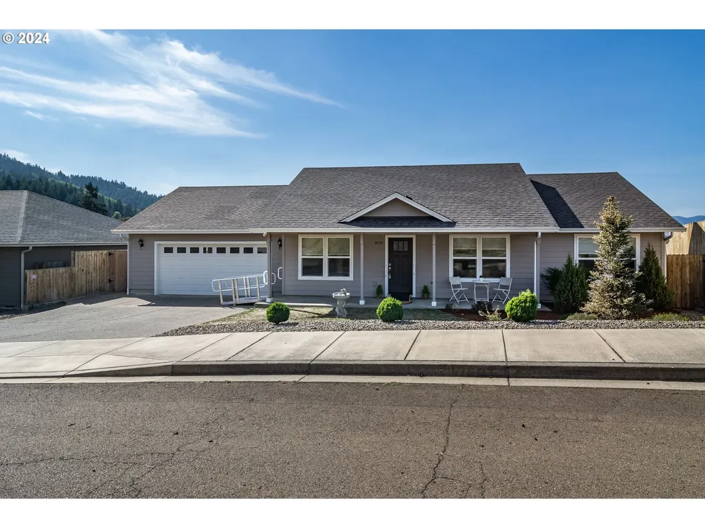 977 Forest Heights Street Sutherlin OR 97479