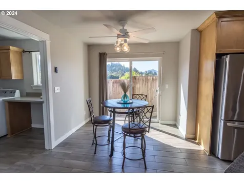 977 Forest Heights Street Sutherlin OR 97479