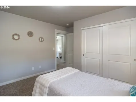 977 Forest Heights Street Sutherlin OR 97479
