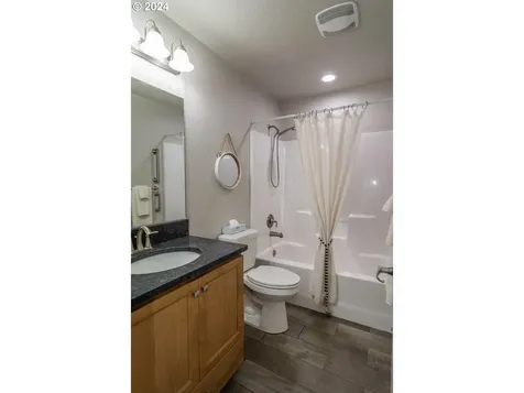 977 Forest Heights Street Sutherlin OR 97479