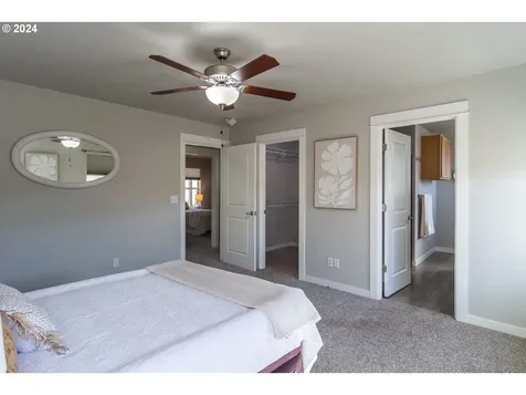 977 Forest Heights Street Sutherlin OR 97479