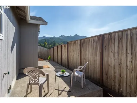 977 Forest Heights Street Sutherlin OR 97479