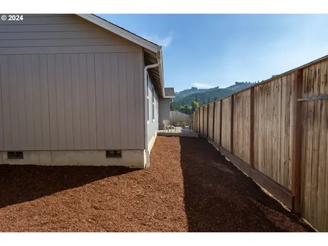 977 Forest Heights Street Sutherlin OR 97479