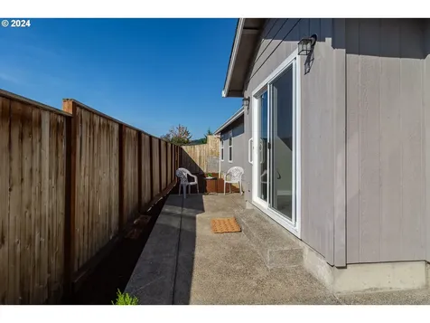 977 Forest Heights Street Sutherlin OR 97479