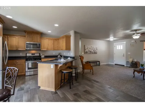 977 Forest Heights Street Sutherlin OR 97479