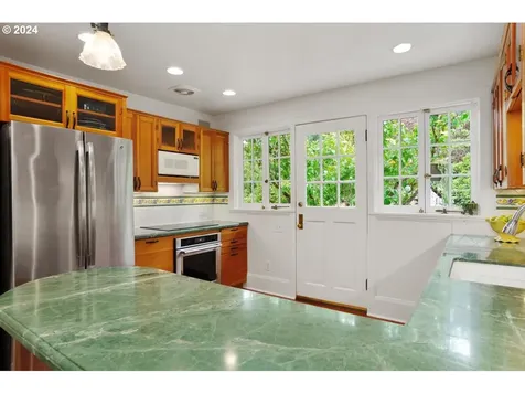 2148 Sw Edgewood Road Portland OR 97201