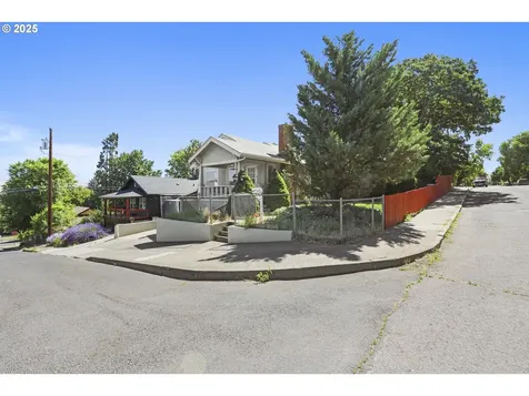 1214 Garrison Street The Dalles OR 97058