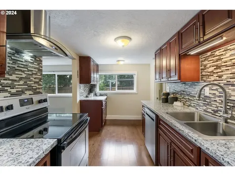 13519 Se Harrison Court Portland OR 97233