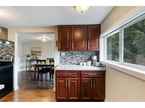 13519 Se Harrison Court Portland OR 97233