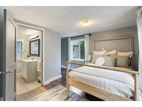 13519 Se Harrison Court Portland OR 97233