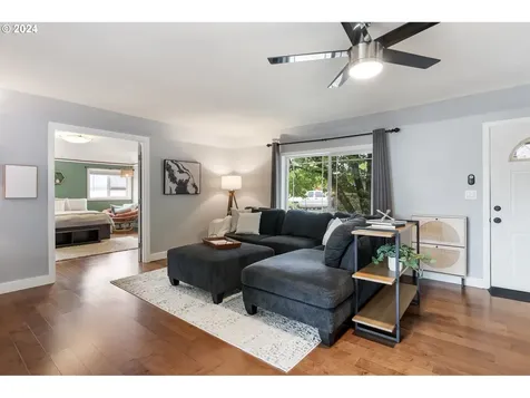 13519 Se Harrison Court Portland OR 97233