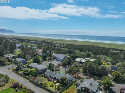 89659 Sea Breeze Drive Warrenton OR 97146