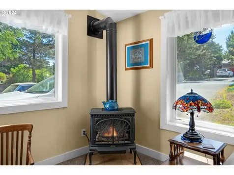 89659 Sea Breeze Drive Warrenton OR 97146