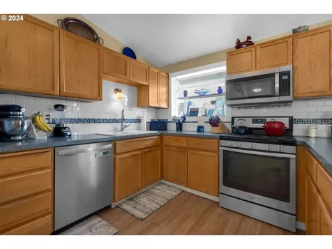 89659 Sea Breeze Drive Warrenton OR 97146