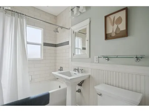 3826 Ne 34th Avenue Portland OR 97212
