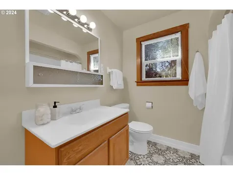 1802 Lawrence Street Eugene OR 97401
