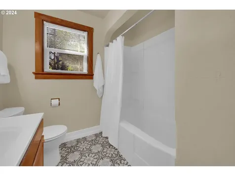 1802 Lawrence Street Eugene OR 97401