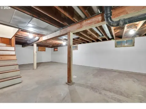 1802 Lawrence Street Eugene OR 97401