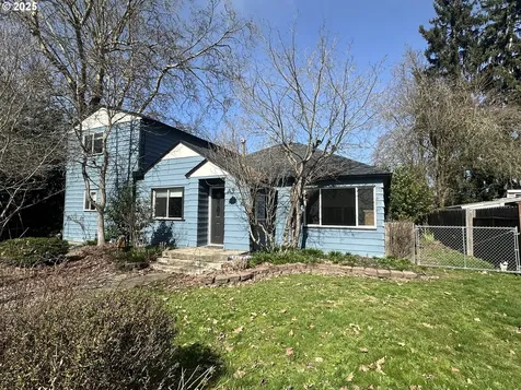 1662 W Catherine Avenue Roseburg OR 97471
